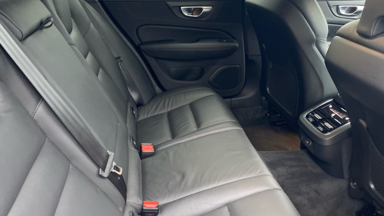 Volvo V60 2.0 B4P Plus Dark 5dr Auto [7 speed] Petrol Estate